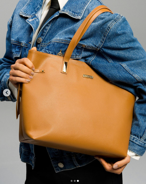 Beira Rio Square Crossbody Bag Caramel