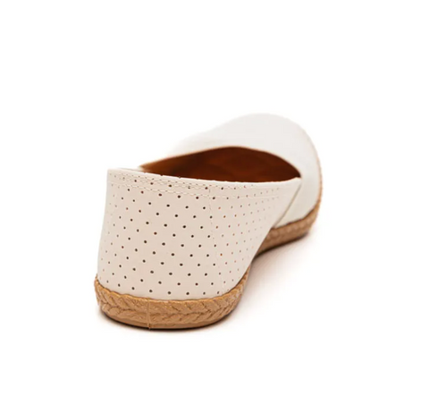 Sapatilha Moleca Off White Alpargata Microperfuros
