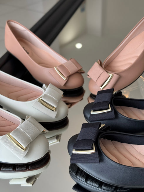 Moleca Bow Toe Flat