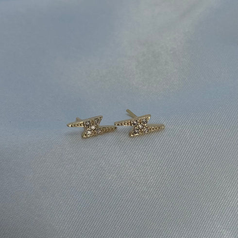 雷のクレヴェイジャドピアス