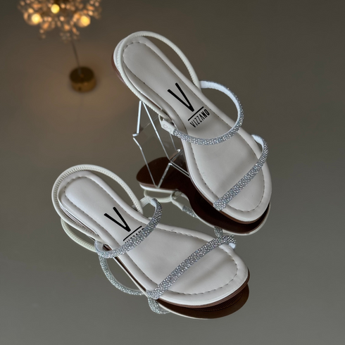 Sandália Rasteira Vizzano Off White com Tiras Strass e Elástico