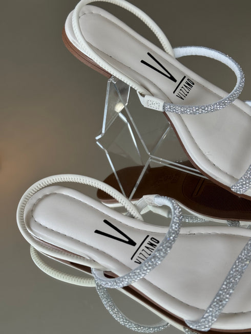 Sandália Rasteira Vizzano Off White com Tiras Strass e Elástico