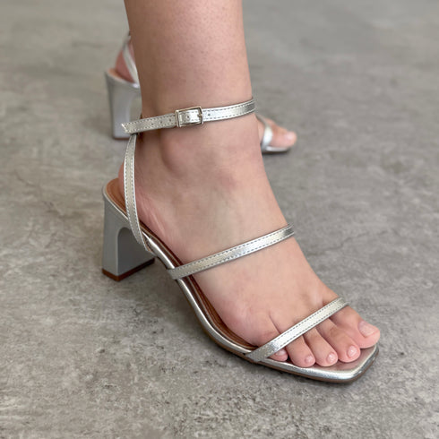 Beira Rio Metallic Sandal