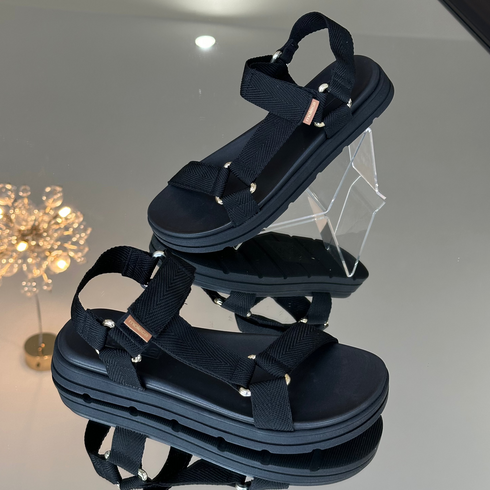 Moleca Black Sandal with Adjustable Straps