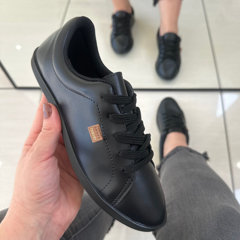 Beira Rio Black Sneakers