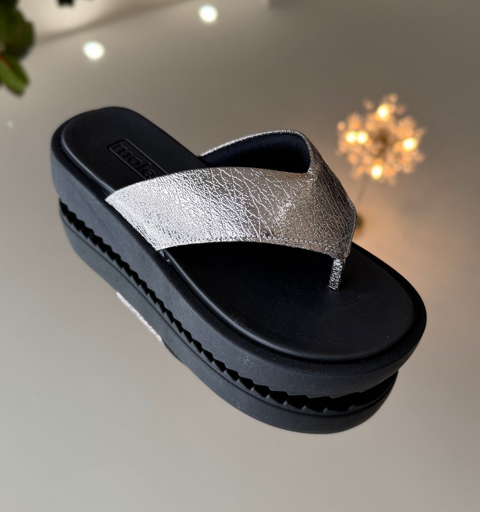 Chinelo Moleca Tira Metalizada